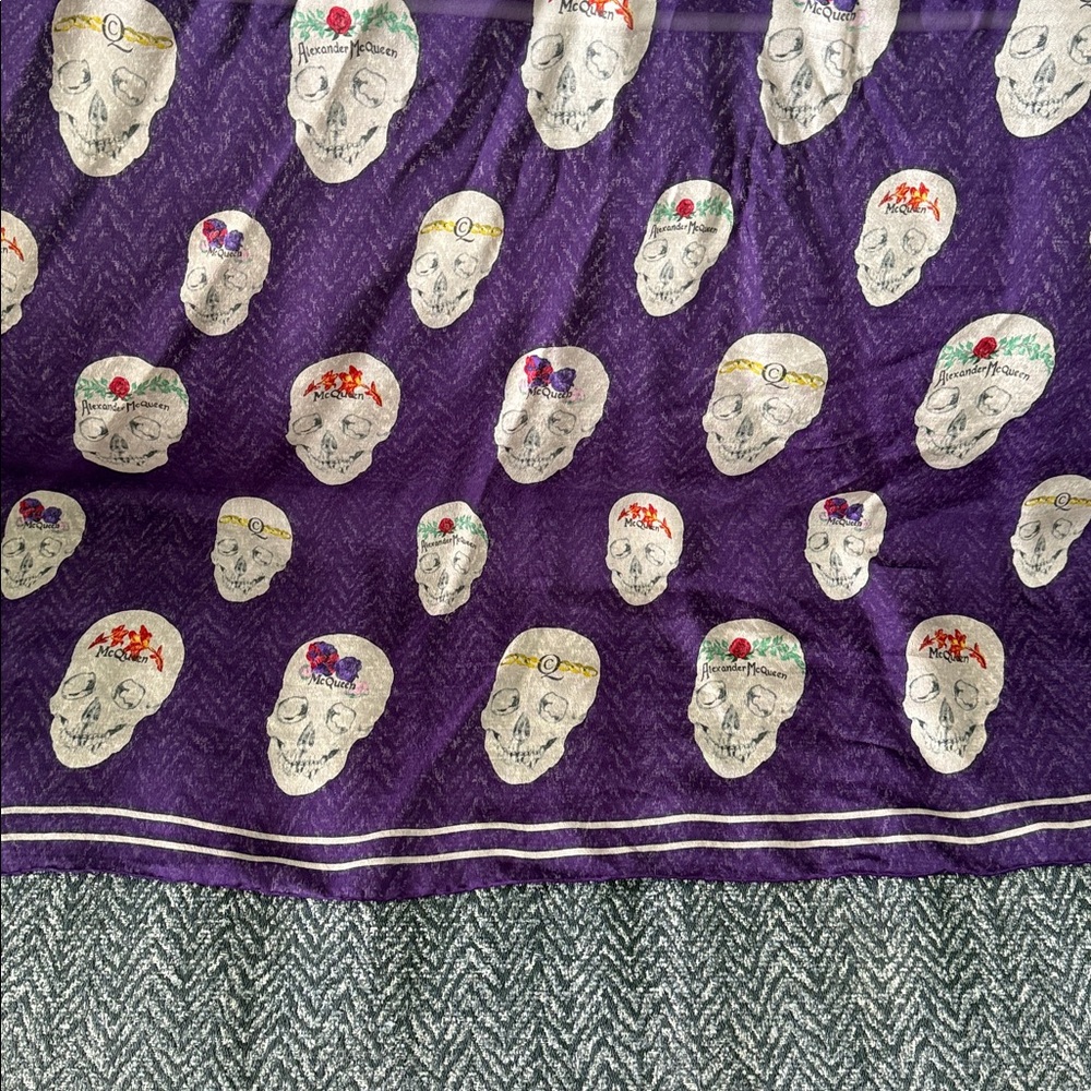 Alexander McQueen Purple Skull Pattern Scarf - Picture 7 of 7